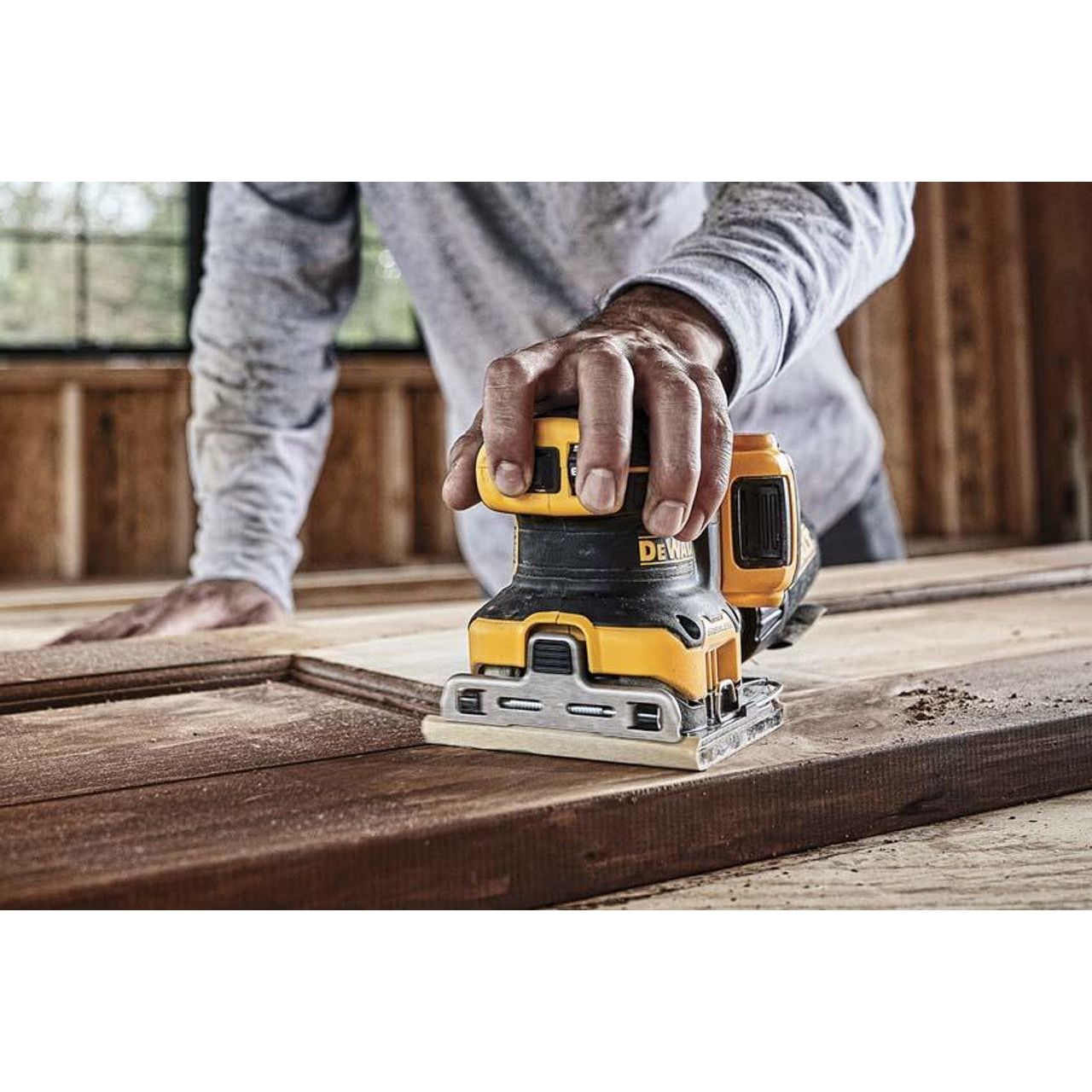 DeWalt DCW200N XR Brushless 1/4 Sheet Palm Sander 18V | Bare Unit